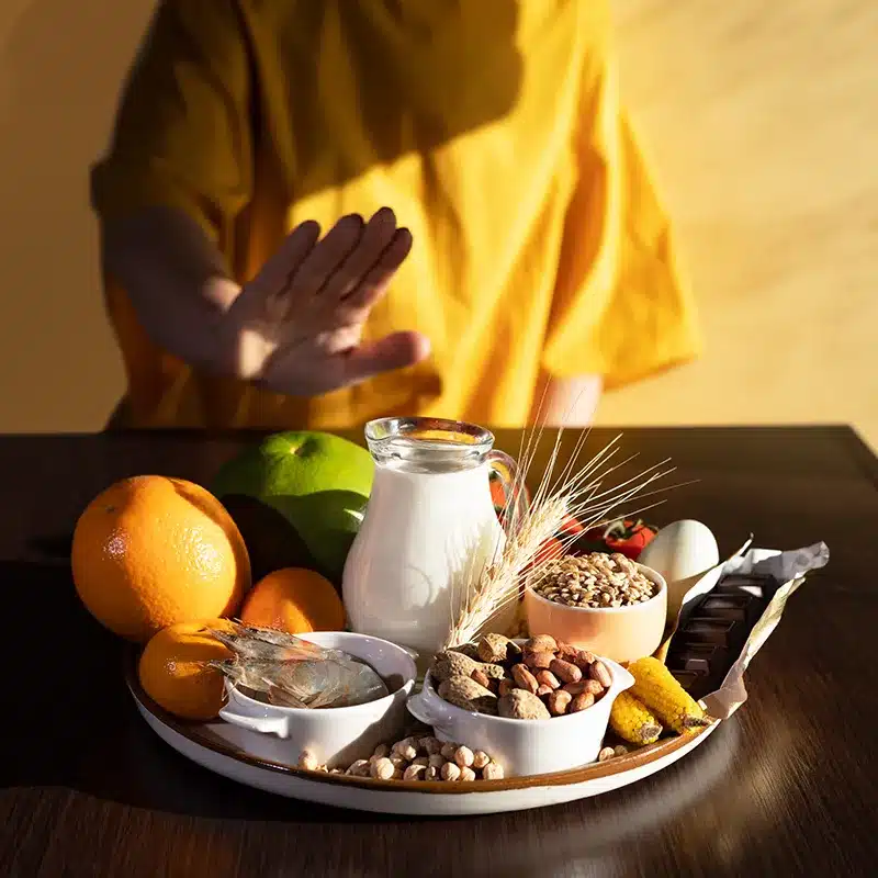 アレルギー食品を断る男の子